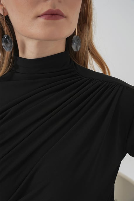 Tajt polotröja med draperingsdetalj - Image 6