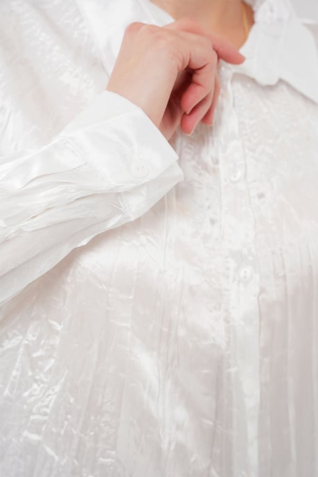 Texturerad satinskjorta med lång ärm och knäppning - Image 4