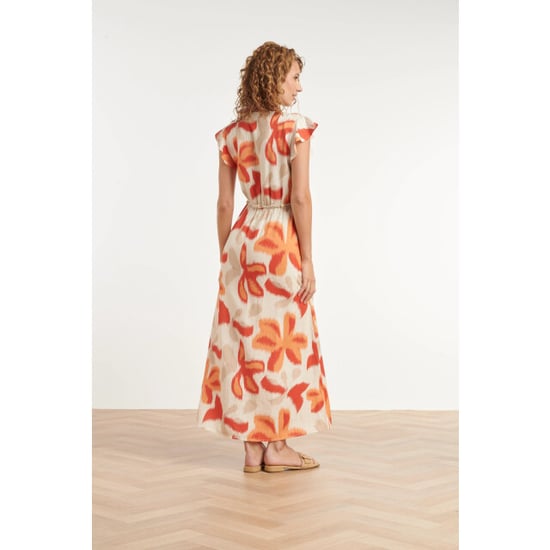 Smashed Lemon Lange jurk met oranje en beige bloem print en taillekoord | - Image 4