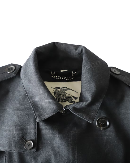 Burberry Double-Breasted Coat in Grey Cotton - Image 3