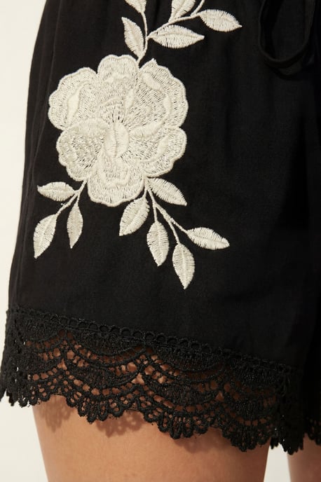Cotton Embroidered Lace Trim Shorts - Image 2