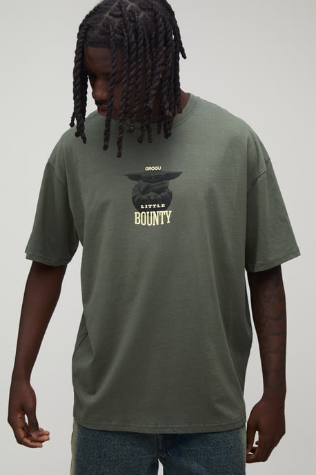 Oversized Mandalorian Grogu License Print T-shirt - Image 3