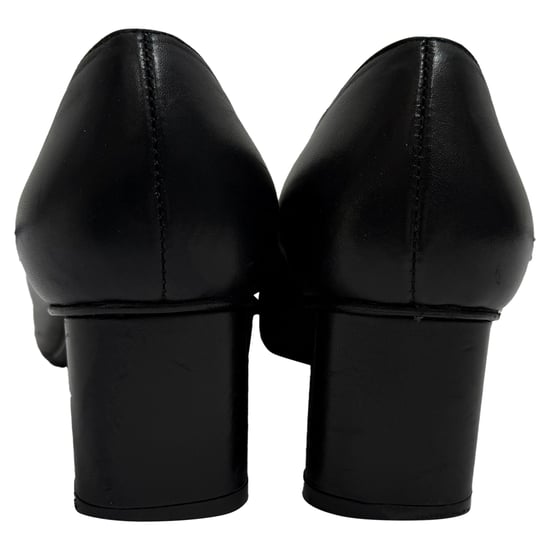 Salvatore Ferragamo Avery Pumps in Black Leather - Image 3