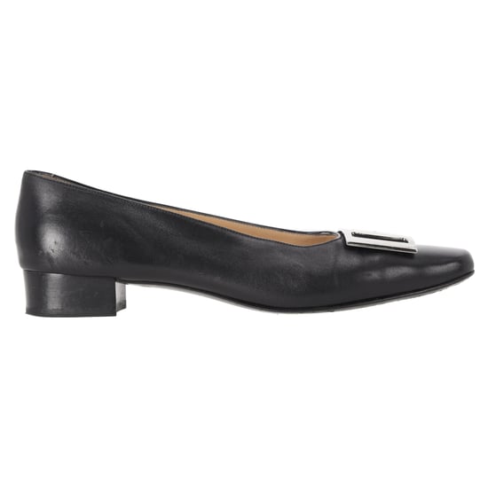 Ferragamo Pumps i svart läder med spänne - Image 1