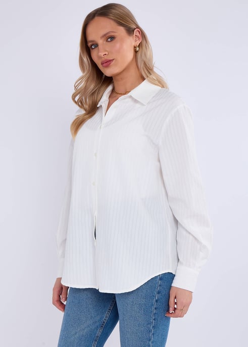 Vit, strukturerad sommarskjorta i oversize-modell - Image 3