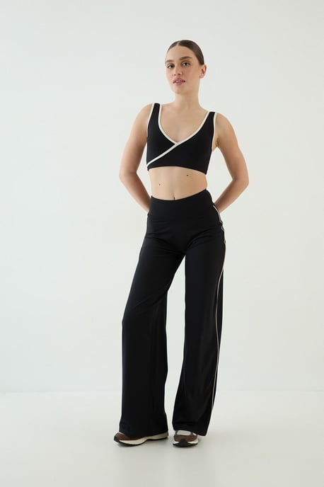 DSGN Studio Sculpt Wrap Front Sports Bra - Image 3