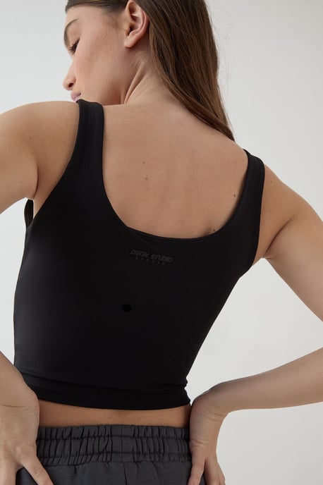 DSGN Studio Sculpt Longline Plunge Sports Bra - Image 4