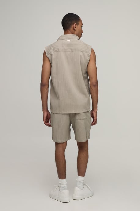 Textured Pleated Regular Fit Sleeveless Shirt & Short Set - Image 2