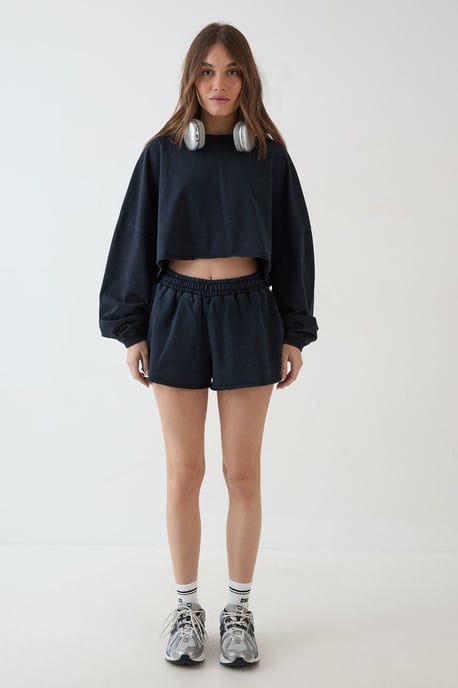 DSGN Studio Heavyweight Washed Oversized Long Sleeve Crop T-Shirt - Image 5