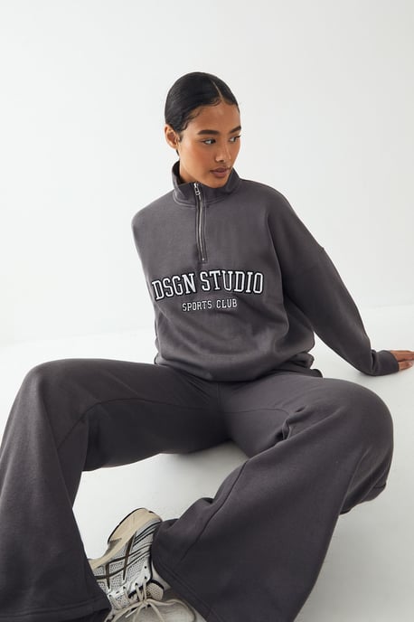 Tall DSGN Studio Applique Straight Leg Jogger - Image 3