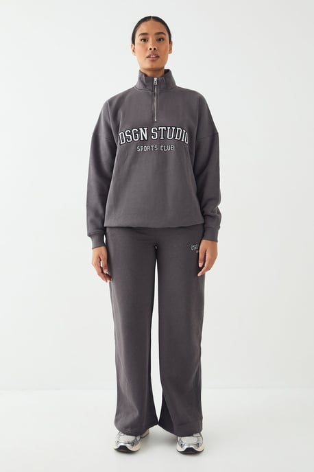 Tall DSGN Studio Applique Straight Leg Jogger - Image 5