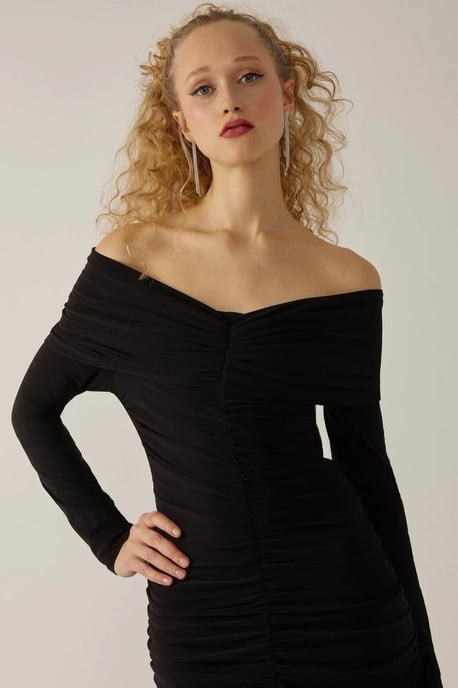 Avskuren axel draperad bodycon maxiklänning - Image 4