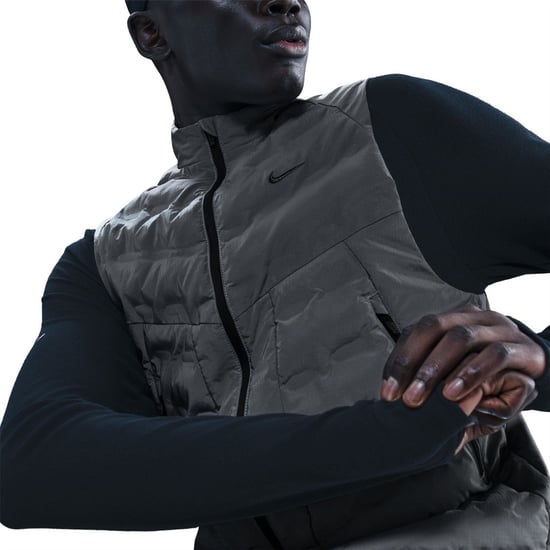 Men's Nike Reflect Vest in Reflect Silver - Image 5