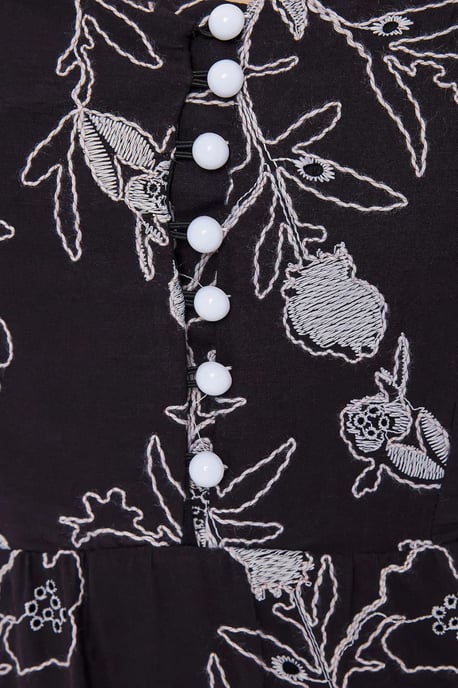 Embroidered Sweetheart Neck Tiered Maxi Dress with a Puff Sleeves - Image 5