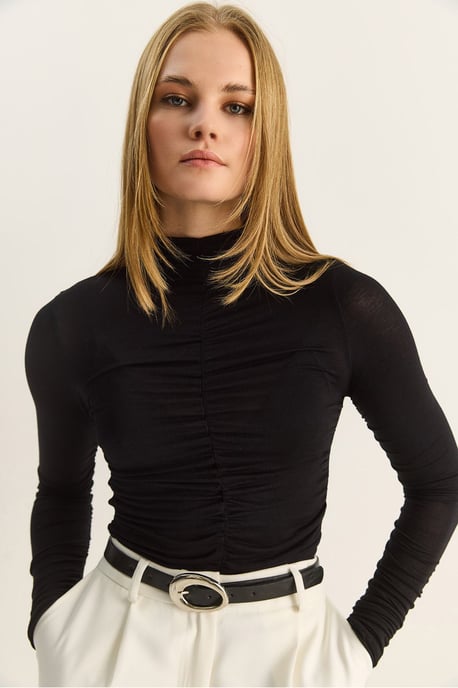 Slim Fit Halvpolokrage Blus med Draperad Detalj - Image 5