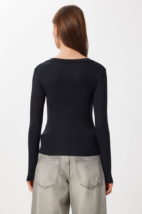 Slim Fit V-ringad Blus med Långa Ärmar - Image 6
