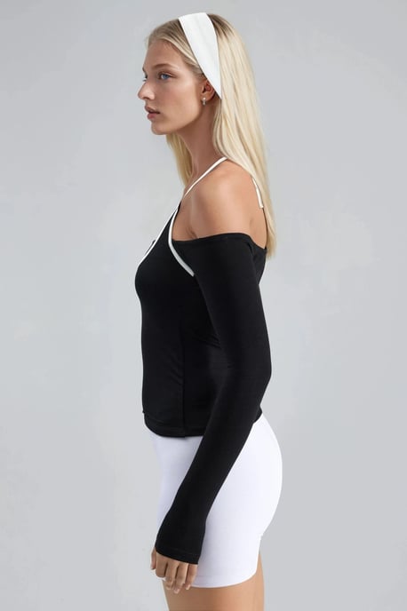 Slim Fit Stickad Blus med U-Hals och Kontrastkant - Image 3