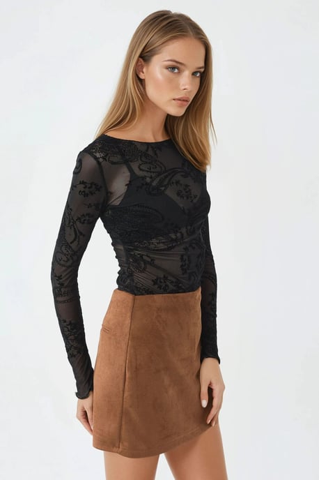 Tajt långärmad blus i tyll med flocktryck - Image 4