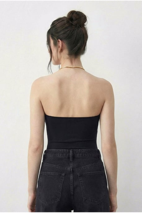 V-ringad Blus med Tillbehörsdetalj - Image 5