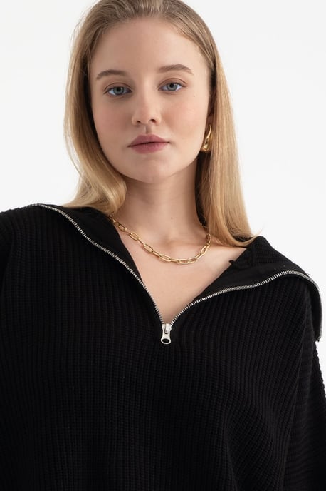 V Neck Zippered Neck Sweater - Image 5
