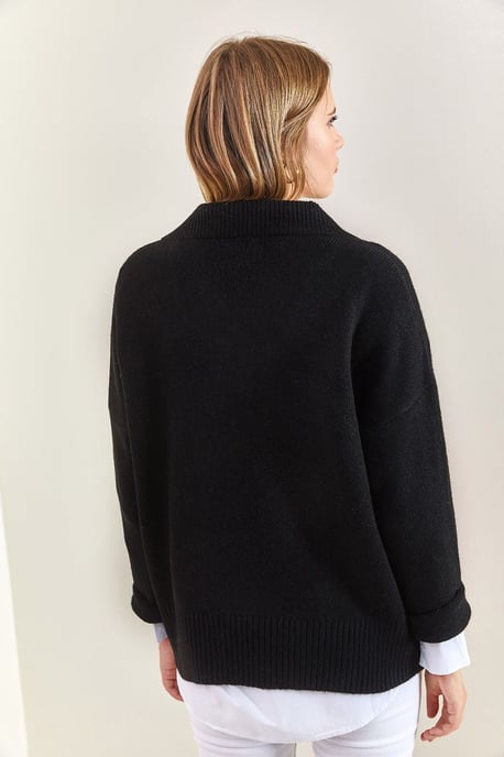 V-Neck Long Sleeve Sweater - Image 4