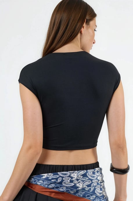 Crew Neck Solid Crop T-Shirt - Image 3