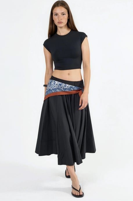 Crew Neck Solid Crop T-Shirt - Image 4