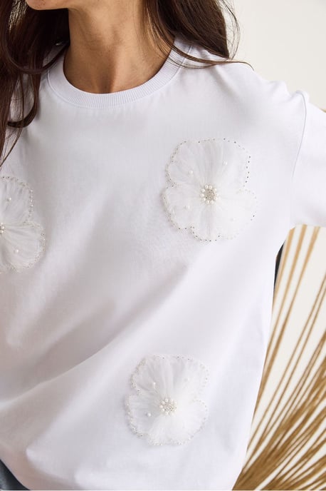 Bloemenprint T-shirt met ronde hals en accessoire-detail - Image 4