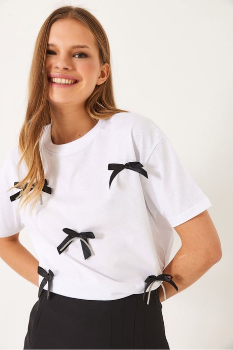 Geprinte Crop T-Shirt met Accessoire Detail - Image 2