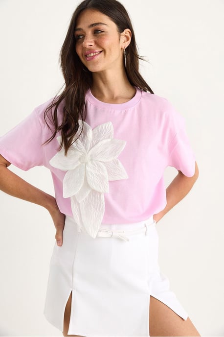 Bloemenprint T-shirt met ronde hals en accessoire-detail - Image 2