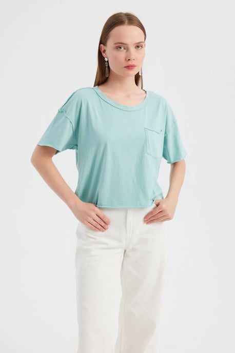Basisk Vävd Rundhalsad T-shirt med Korta Ärmar - Image 1