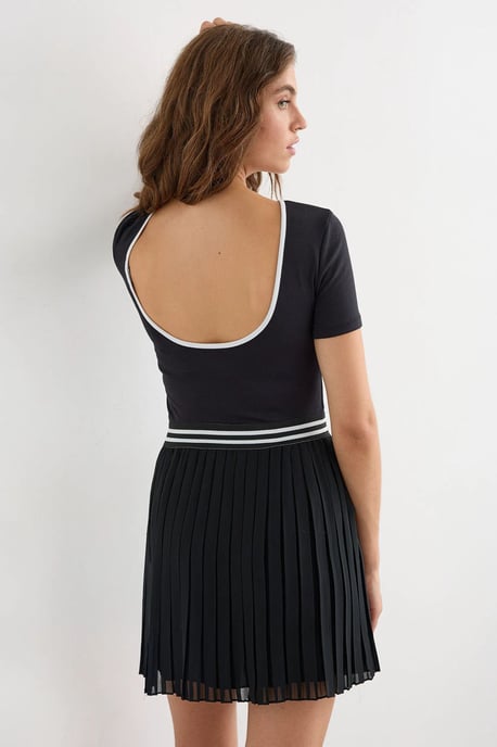 Basic Jersey T-shirt med Öppen Rygg - Image 4
