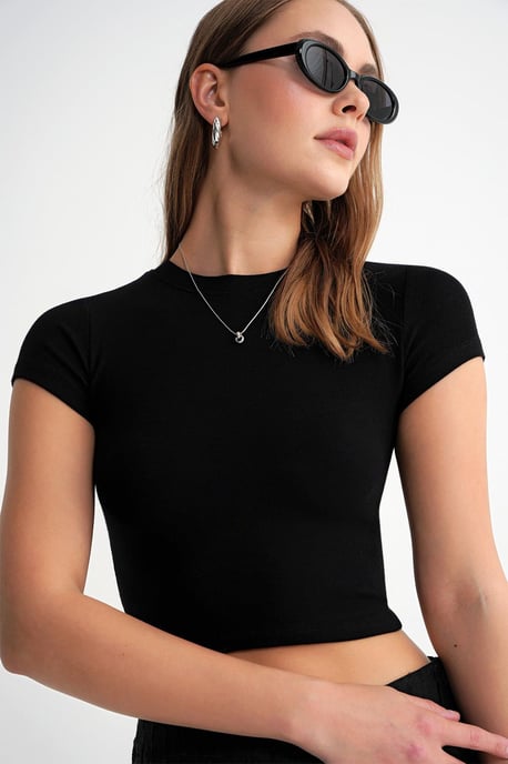 Fitted Crop Knitted T-Shirt - Image 3