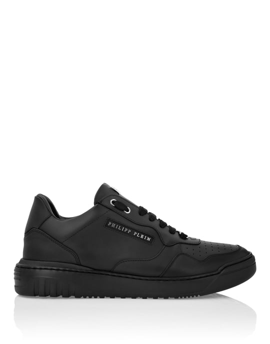 Lo-Top Sneakers Lettering - Image 3