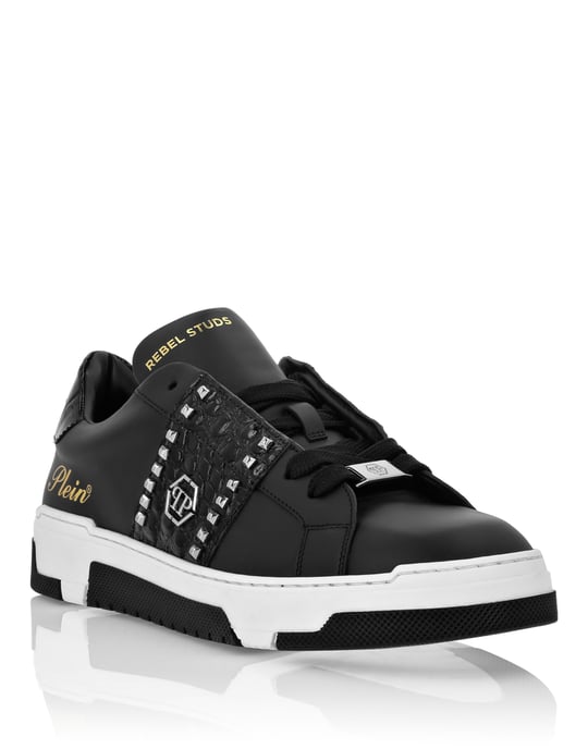 Lo-Top Sneakers - Image 1