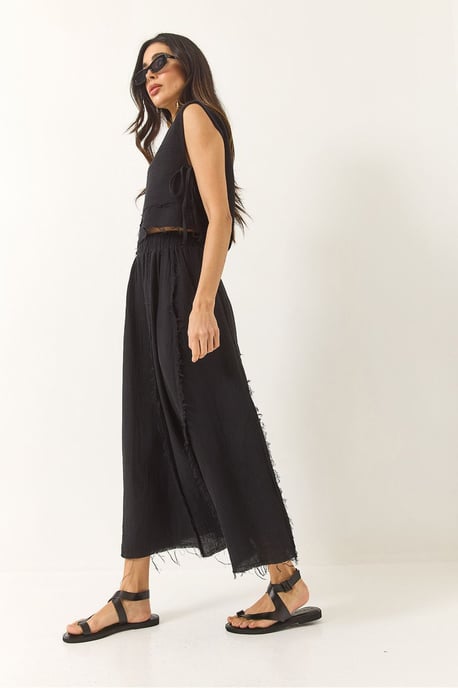 Textured Blouse & Skirt Muslin Fabric Two-Piece Set - Image 4