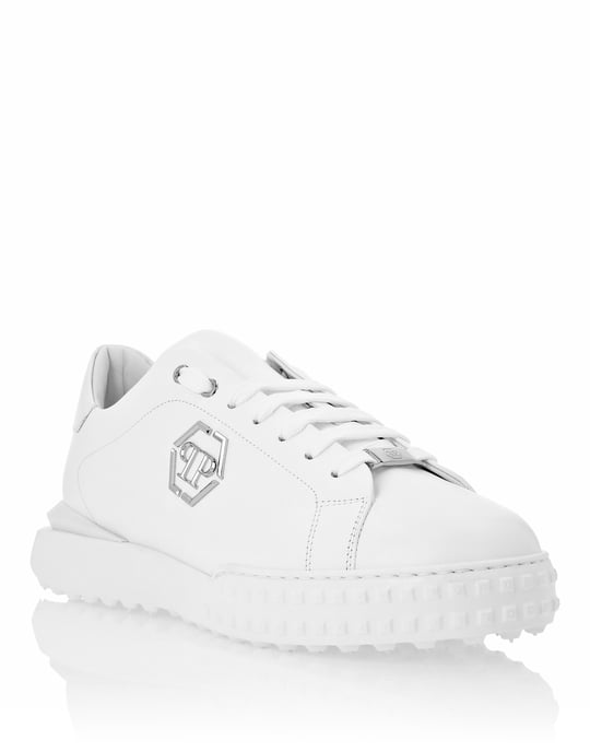 Low-Top Sneakers - Image 1