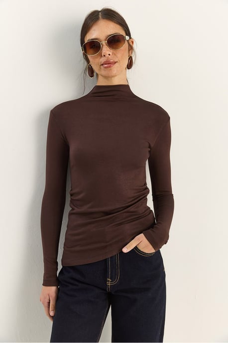 Fitted Turtleneck Long Sleeve Blouse with Ruffle Detail - Image 2