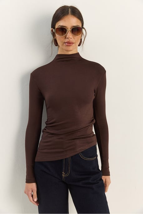 Fitted Turtleneck Long Sleeve Blouse with Ruffle Detail - Image 3