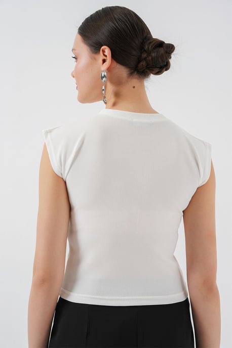 Rundhalsad Slim Fit Dekorerad Blus - Image 5