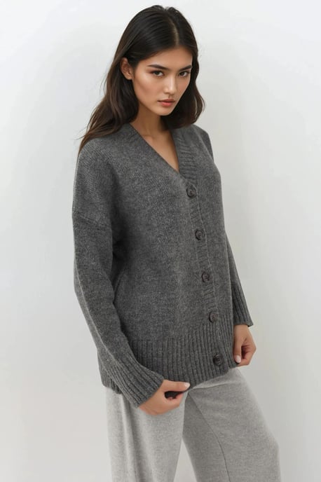 Tjock V-ringad stickad cardigan - Image 5