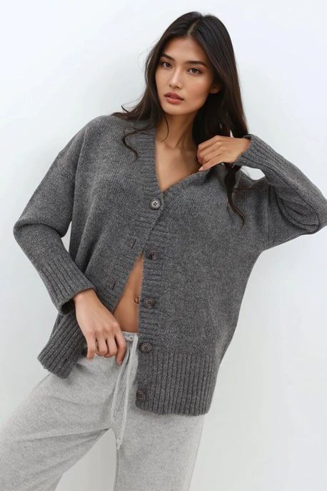 Tjock V-ringad stickad cardigan - Image 6