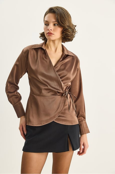 Satijnen V-hals Shirt met Striksluiting - Image 3