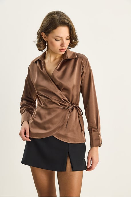 Satijnen V-hals Shirt met Striksluiting - Image 4