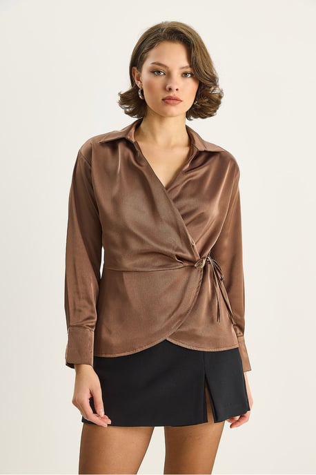 Satijnen V-hals Shirt met Striksluiting - Image 5