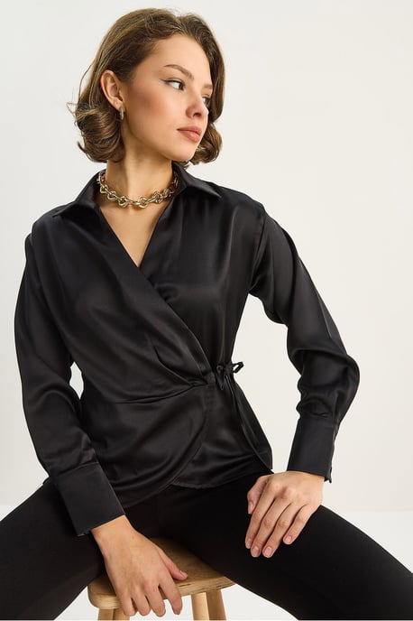 Satijnen V-hals Shirt met Striksluiting - Image 4