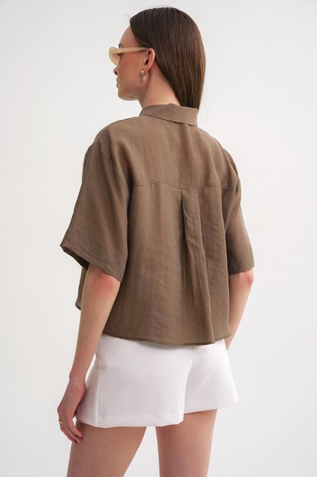 Korte Mouw Crop Shirt met Steenaccessoires - Image 6