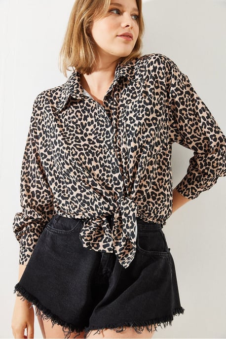 Leopardmönstrad långärmad knapp-up skjorta med pompomdetaljer - Image 2