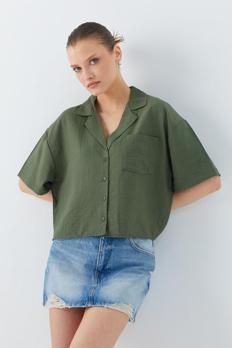 Losse Pasvorm Knopshirt met Korte Mouwen en Zak - Image 3