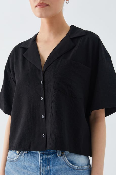 Losse Pasvorm Knoopshirt met Korte Mouwen en Pocket - Image 4